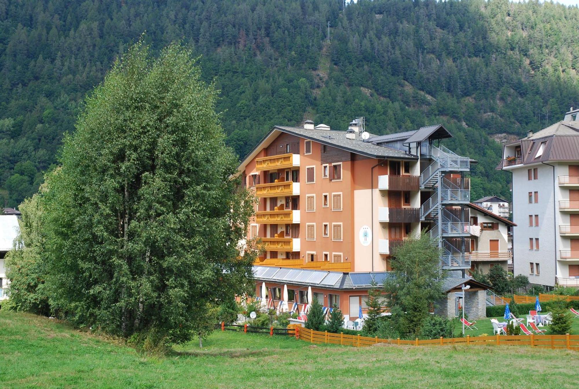 Hotel Derby Aprica Eksteriør bilde